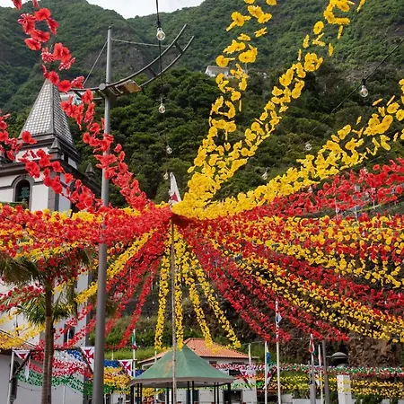 Amarelo By Atlantic Daire