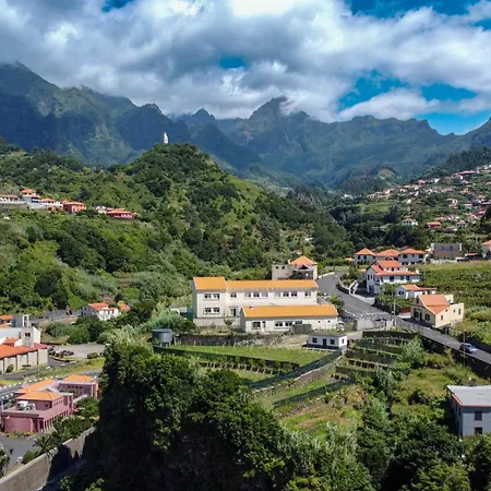 Amarelo By Atlantic * Сан-Висенти